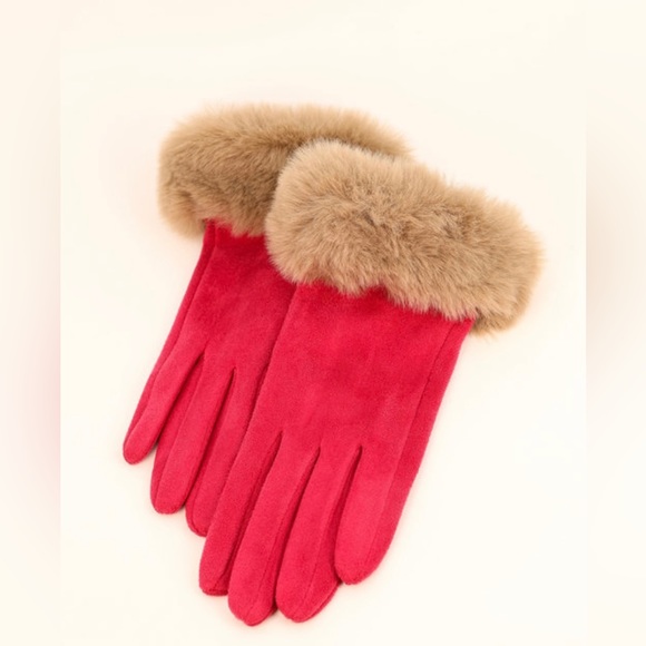 Powder Designs UK Bettina Fuchsia Gloves Faux Fur - Picture 3 of 14